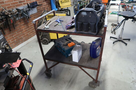 Opbevaringsvogn med indhold