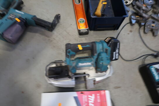 Akku båndsav MAKITA DPB184 med batteri