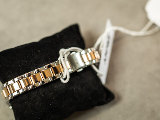 Ur DKNY Essential Mini 28 mm