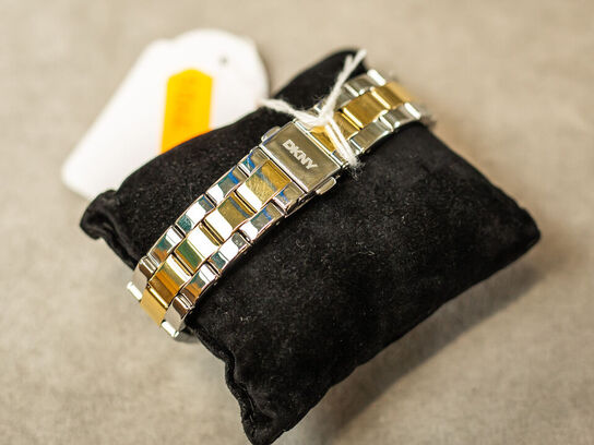 Ur DKNY City Midi 27x34,5 mm