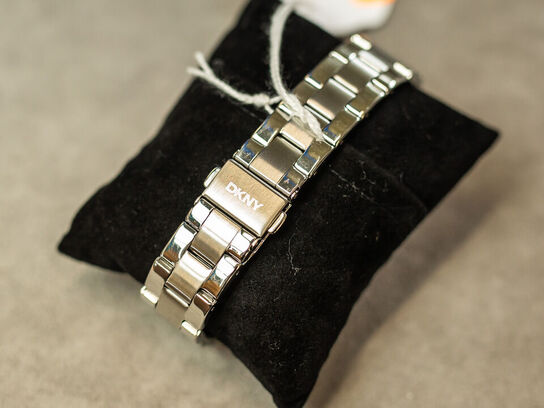 Ur DKNY City Midi 27x34,5 mm