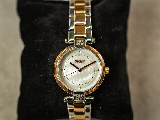 Ur DKNY Essential Mini 28 mm