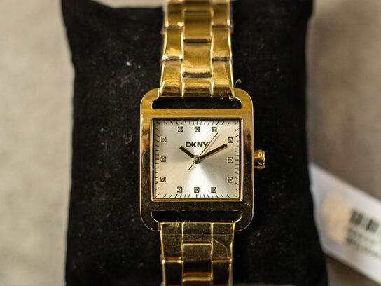 Ur DKNY City Midi 27x34,5 mm