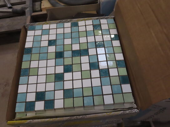 Palle med forskellige fliser