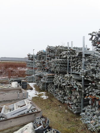 Stort parti stillads inkl. 3300 trætraller