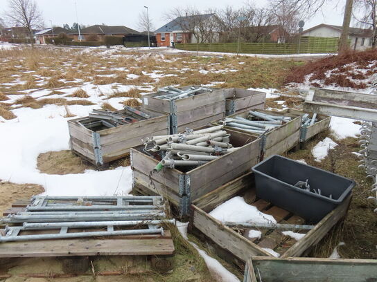 Stort parti stillads inkl. 3300 trætraller