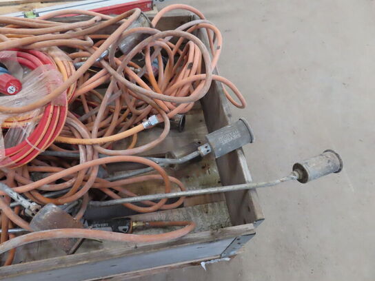 Palle med gasslanger og brændere