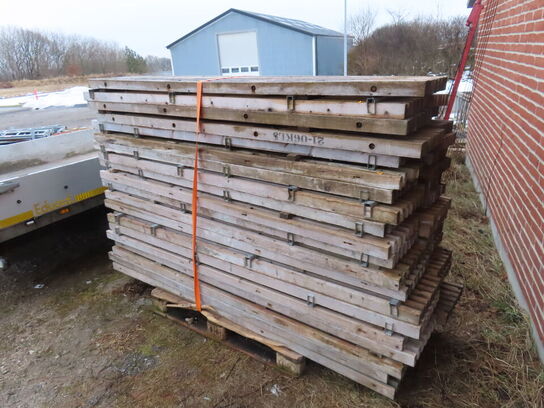 Palle med trætraller