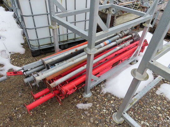 Stort parti stillads inkl. 3300 trætraller