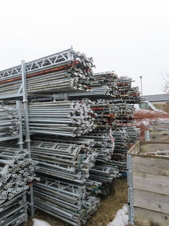 Stort parti stillads inkl. 3300 trætraller