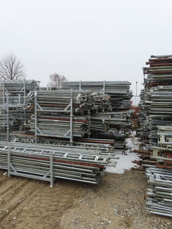 Stort parti stillads inkl. 3300 trætraller