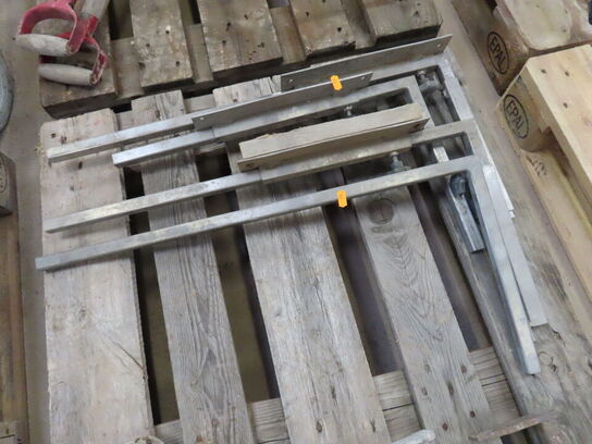 4 stk hjørnejernholder