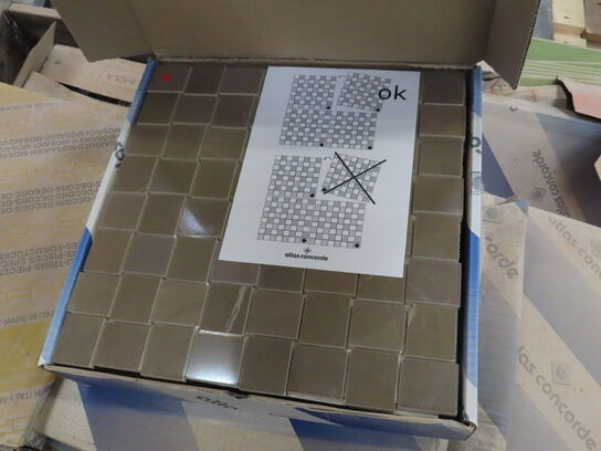 Palle med forskellige fliser