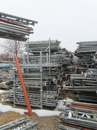 Stort parti stillads inkl. 3300 trætraller