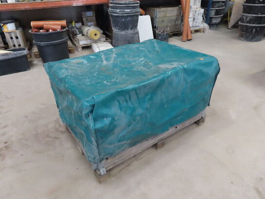 Palle med diverse pallehætter