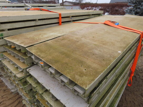 Stort parti komposit traller