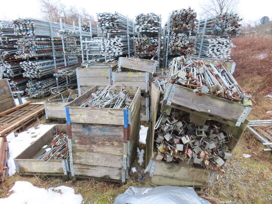 Stort parti stillads inkl. 3300 trætraller