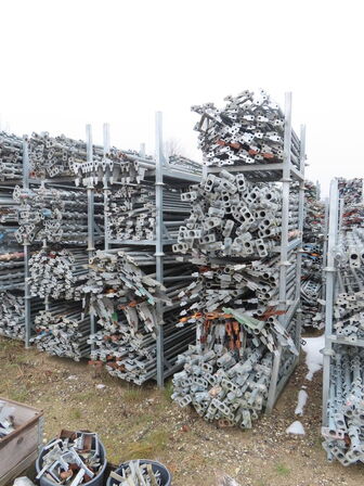 Stort parti stillads inkl. 3300 trætraller