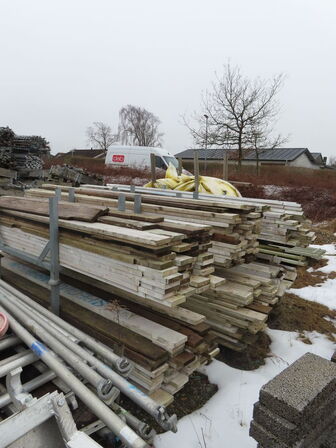 Stort parti stillads inkl. 3300 trætraller