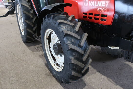 Traktor VALMET 6300