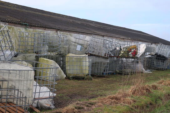 Diverse burer samt kar fra palletanke