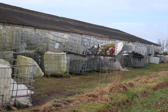 Diverse burer samt kar fra palletanke