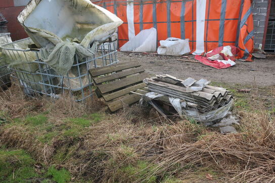 Diverse burer samt kar fra palletanke