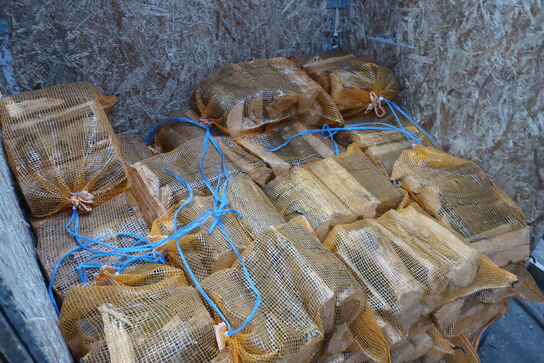 Cirka 0,5 kbm. Brænde af nåletræ