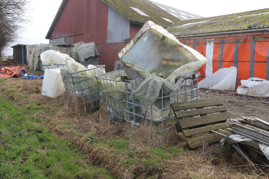 Diverse burer samt kar fra palletanke