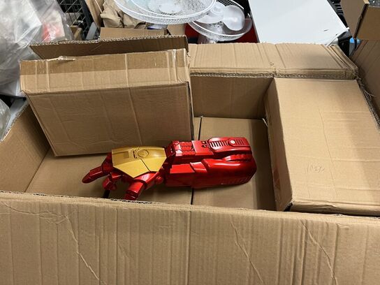 10 stk. ironhand, 17 stk. elektrisk gel legetøjspistol og fjernstyret fly