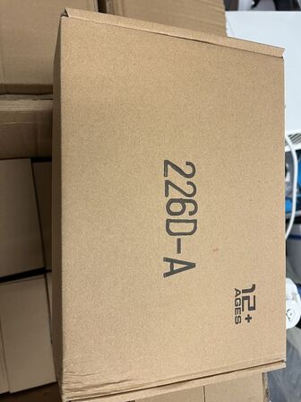 10 stk. ironhand, 17 stk. elektrisk gel legetøjspistol og fjernstyret fly