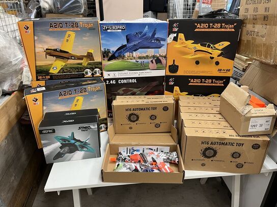 9 stk. elektrisk gel legetøjspistol, 9 stk. fjernstyret fly og batteri magasiner