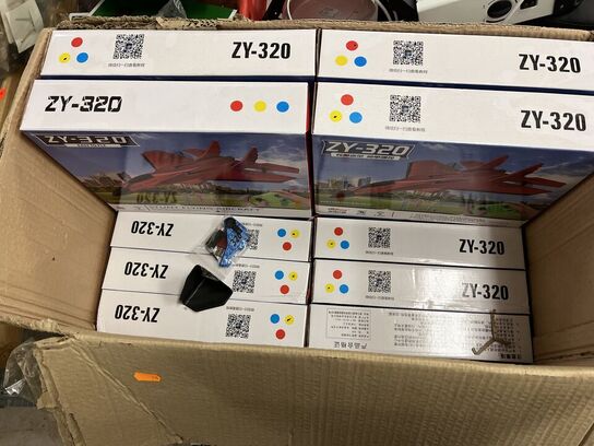 15 stk. svævefly og boomevang ball m.m.