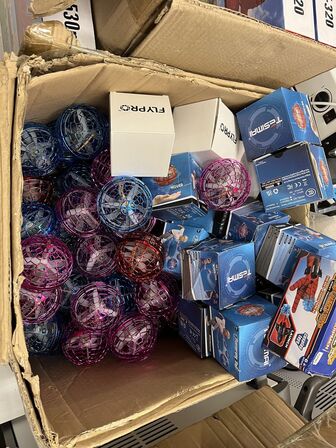 15 stk. svævefly og boomevang ball m.m.