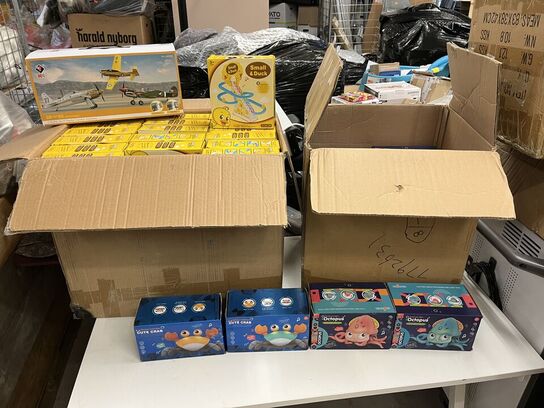 42 stk. small duck, 20 stk cute crab/octopus og fjernstyret fly