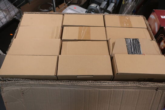 24 stk. dance hero, 12 stk. elektrisk legetøjspistol, batterier, lader og kabler