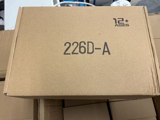 10 stk. ironhand, 17 stk. elektrisk gel legetøjspistol og fjernstyret fly