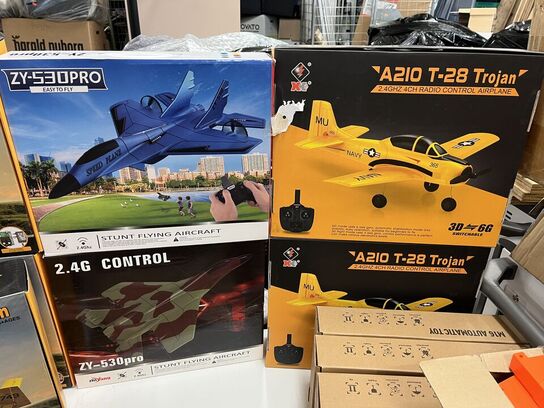 9 stk. elektrisk gel legetøjspistol, 9 stk. fjernstyret fly og batteri magasiner