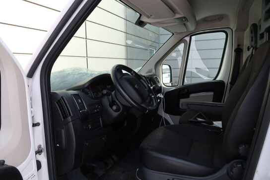 Varebil PEUGEOT Boxer Van 2.2 Hdi 150 335 L3h3