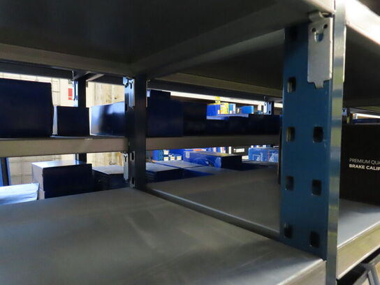 4 rækker med 10-12 fag lagerreoler