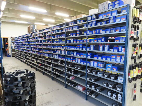 4 rækker med 10-12 fag lagerreoler