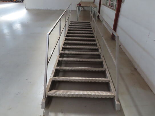Ståltrappe (510 cm lang) (MOMSFRI)