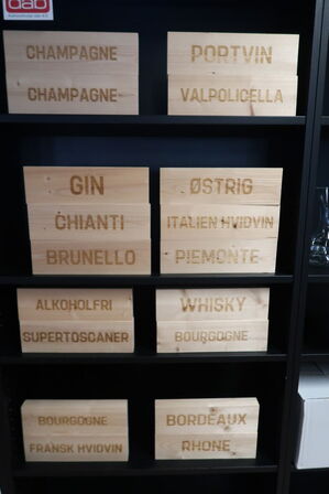 30  stk. træskilte (navne område)