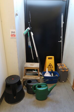 Diverse rengøringsartikler 