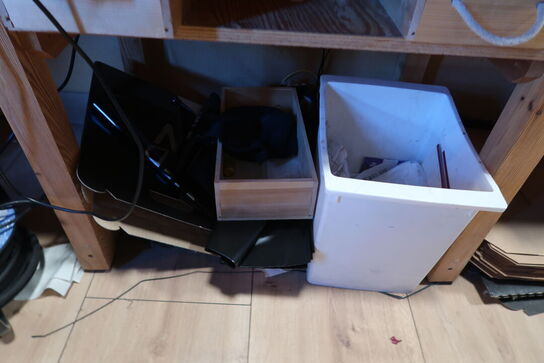 Kassedisk med indhold 