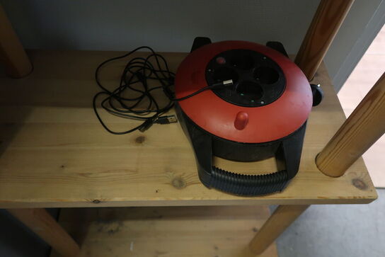 2 reoler med indhold 