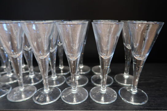 29 stk. Snapseglas 