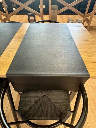 8 stk. Sort Bordløber "Dinner4Two" - læder look