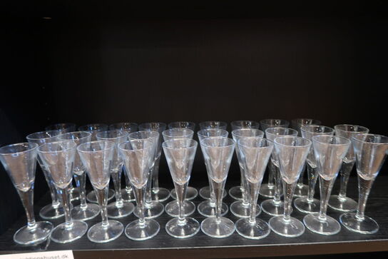 29 stk. Snapseglas 