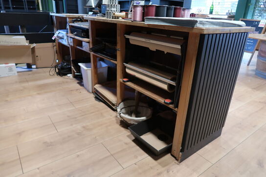 Kassedisk med indhold 